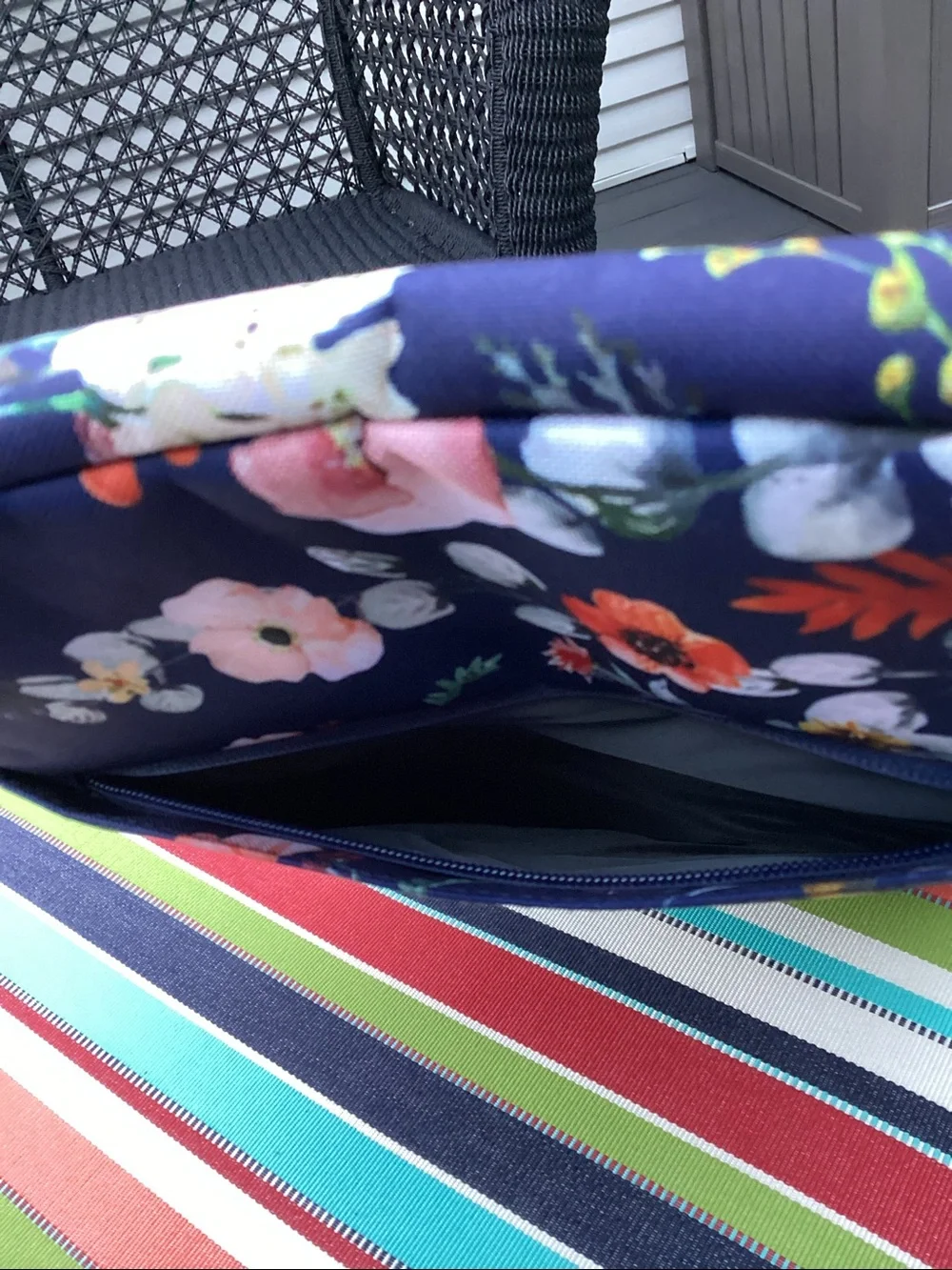 Mosiso Blue Garden Flowers Vertical Laptop Sleeve 13”x10” Collegiate Cottagecore